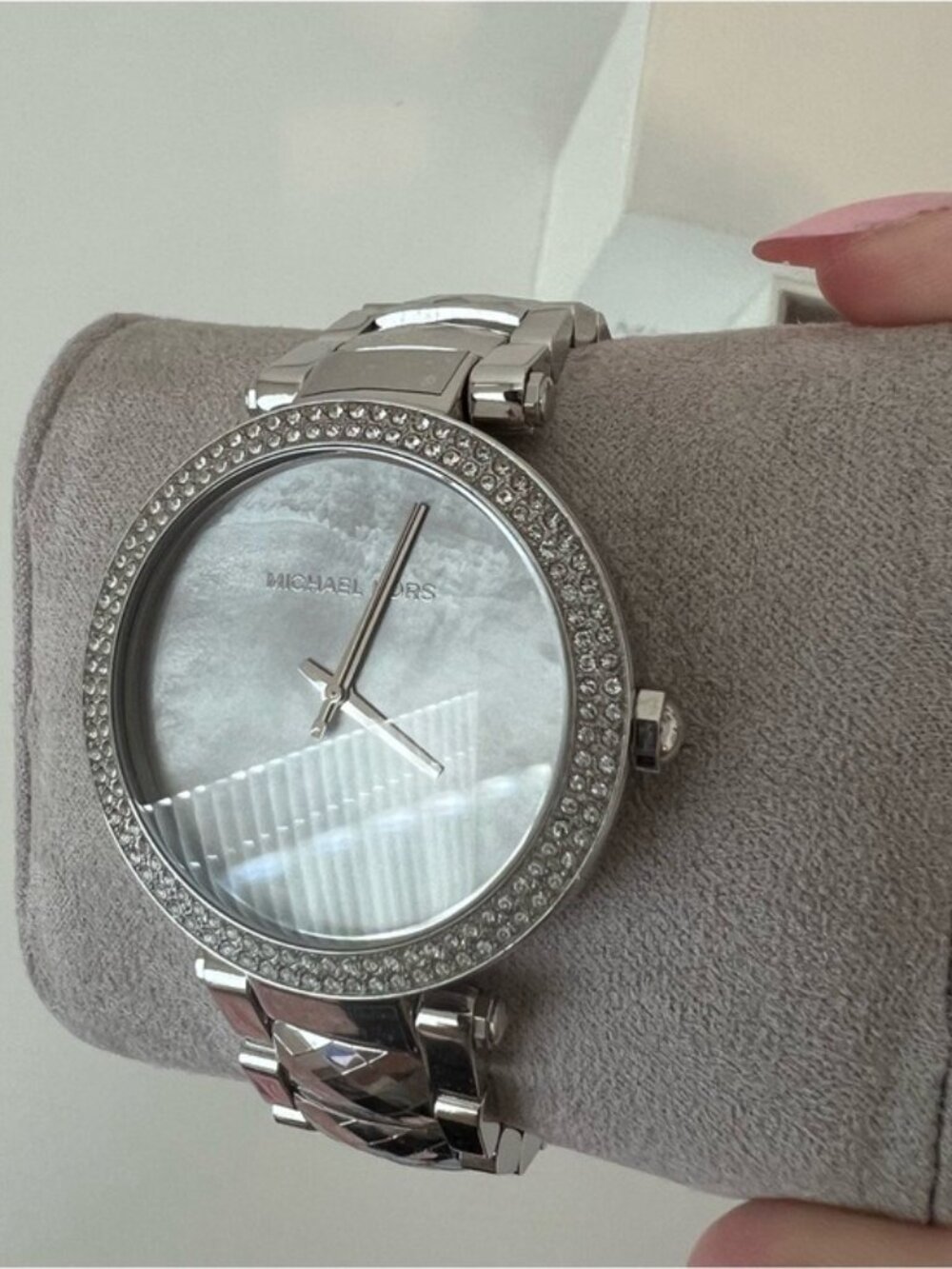 Michael Kors Women's Parker Silver Tone Watch Crystals Gray Pearl 39mm MK6424 - Picture 2 of 10